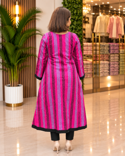 Alternative view of Pink Charm Slub Cotton Round Kurti