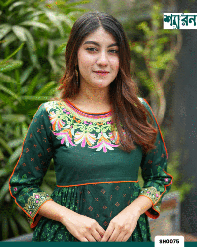Alternative view of Emerald Slub Cotton Embroidered Round Kurti – SH0075