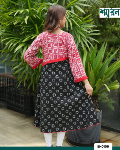 Alternative view of Round Neck Slub Cotton Kurti with Block Print & Handwork