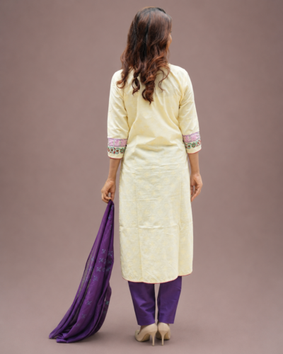 Alternative view of Off-White Slub Cotton 3-Piece Set with Handworked Block Print